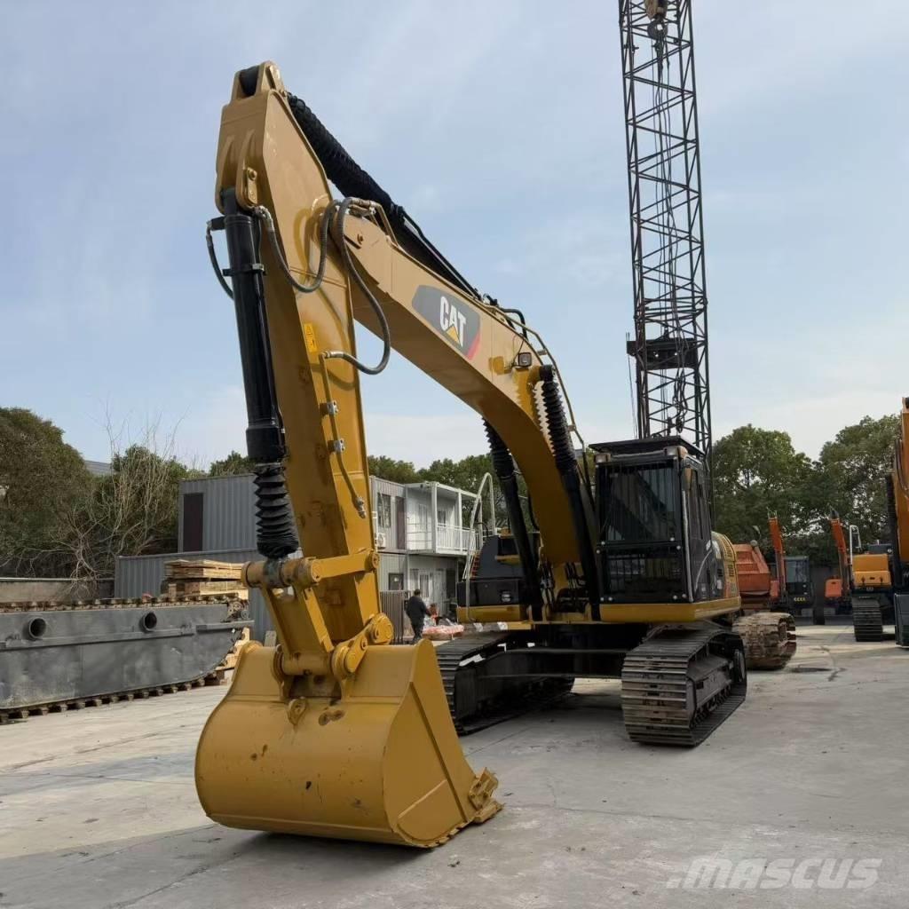 CAT 330 D2 Paletli ekskavatörler