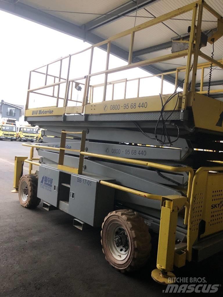 SkyJack SJ 9250 RT Makasli platformlar