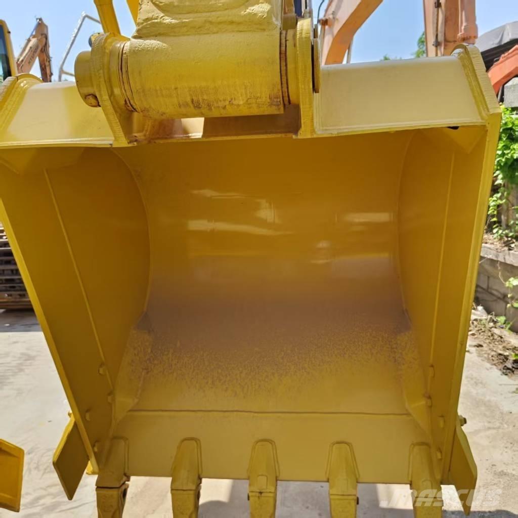 Komatsu PC 220-7 Paletli ekskavatörler