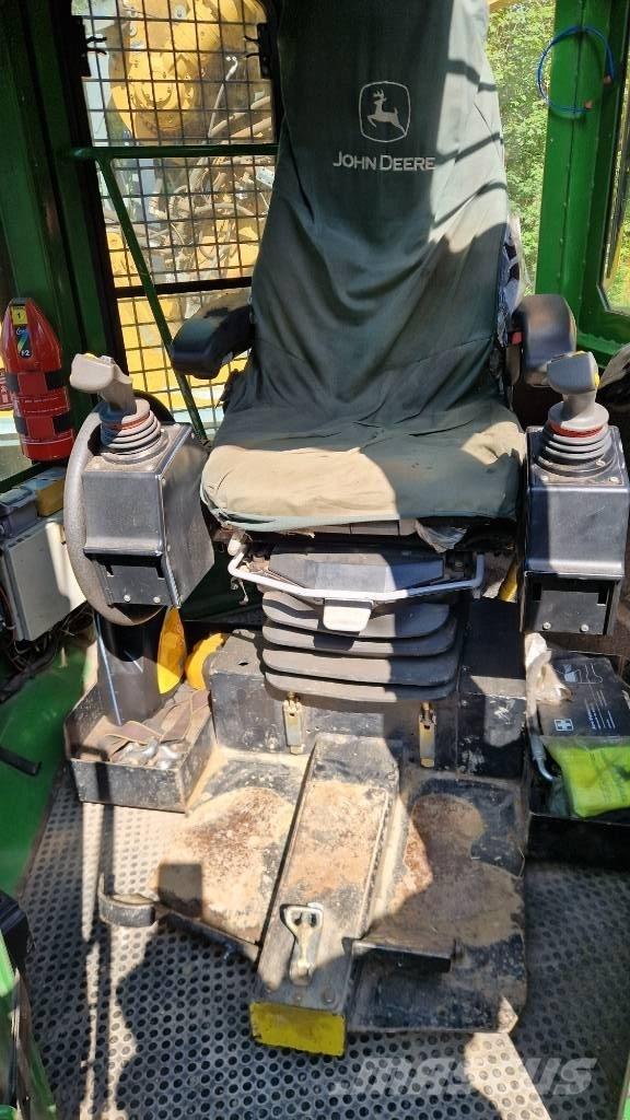 John Deere 640 G III Sürütücüler