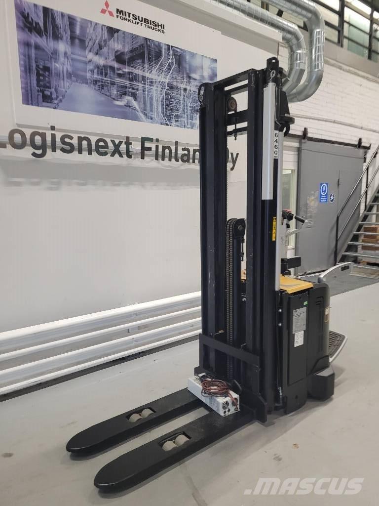 CAT NSV 16N Akülü depo ekipmanları