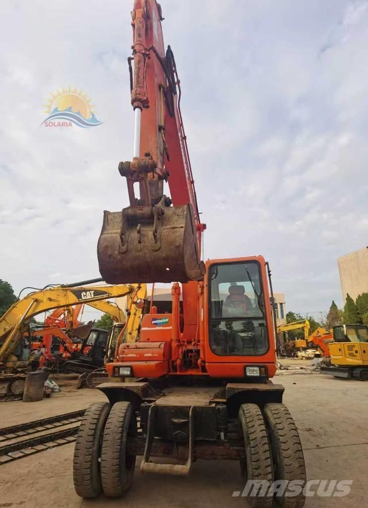 Doosan DH 150 W-7 Lastik tekerli ekskavatörler
