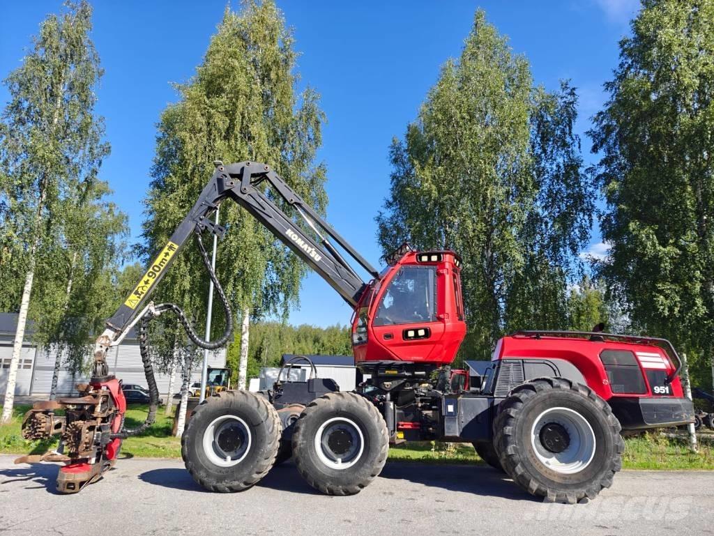 Komatsu 951 Biçerdöverler