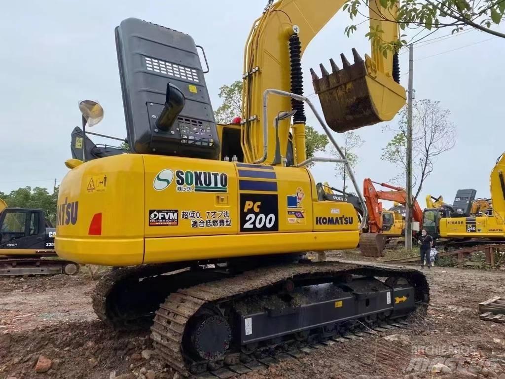 Komatsu 200-8 Paletli ekskavatörler