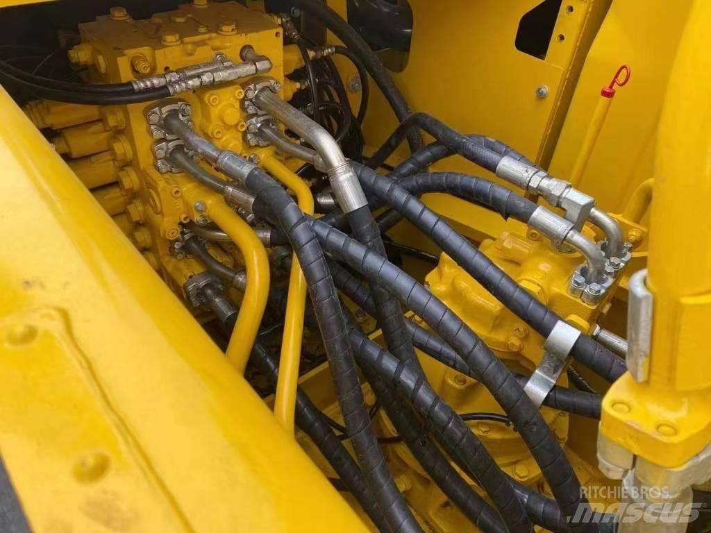 Komatsu 200-8 Paletli ekskavatörler