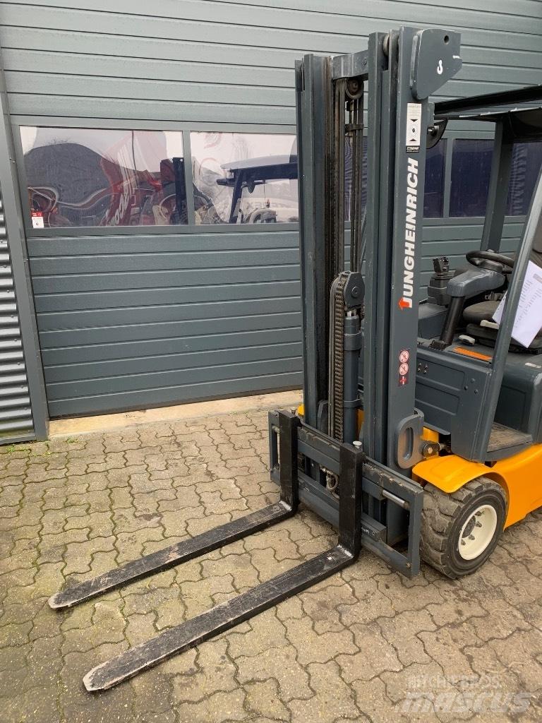 Jungheinrich EFG 218 Elektrikli forkliftler