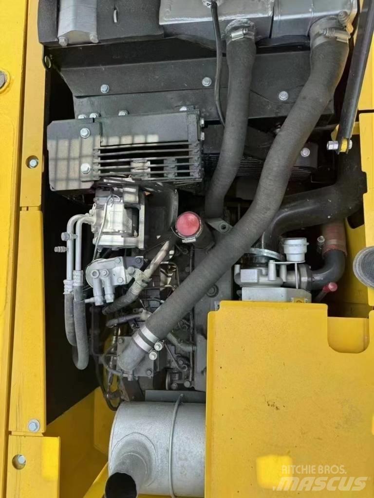 Komatsu PC 130 Paletli ekskavatörler