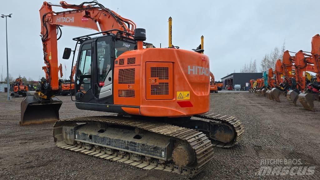 Hitachi ZX 225USLC-6 Paletli ekskavatörler