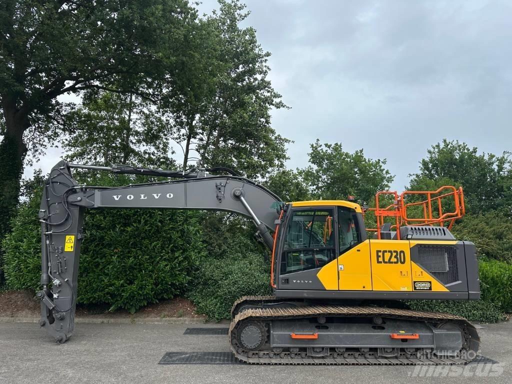 Volvo EC 230 Paletli ekskavatörler