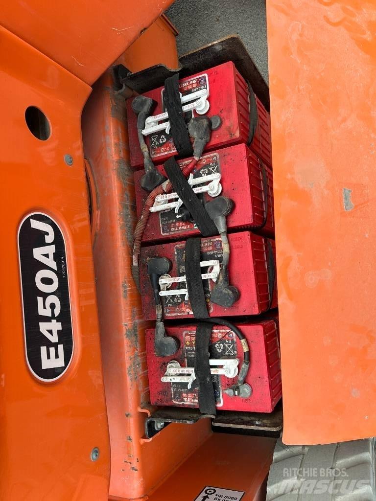 JLG E 450 AJ Körüklü personel platformları