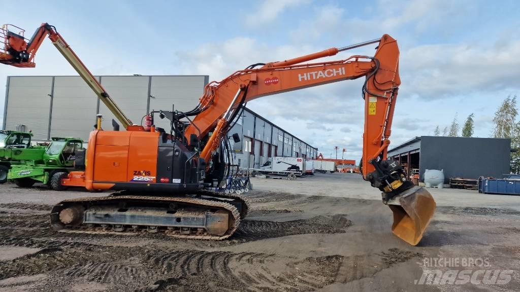 Hitachi ZX225USRLC-6 Paletli ekskavatörler