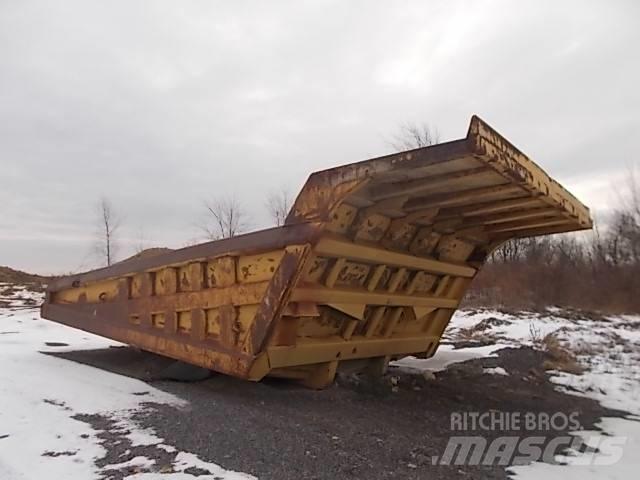 CAT 777B Yol disi kaya kamyonu