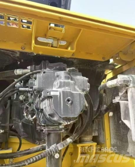 Komatsu 360-8MO Paletli ekskavatörler