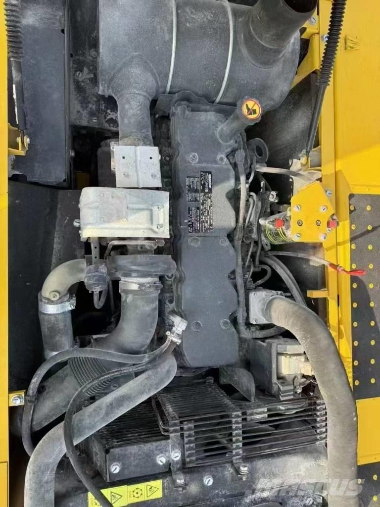 Komatsu PC 220 Paletli ekskavatörler