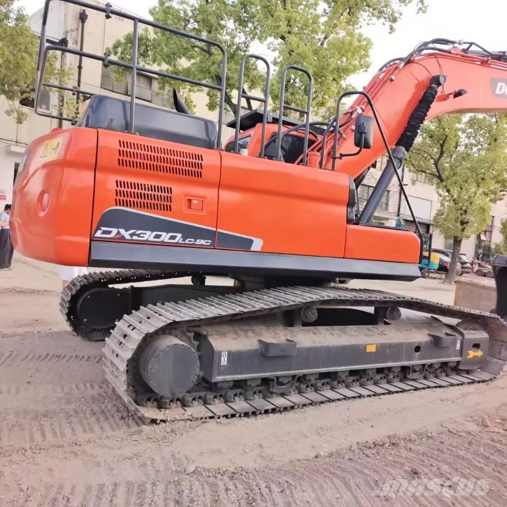 Doosan DX 300 LC Paletli ekskavatörler