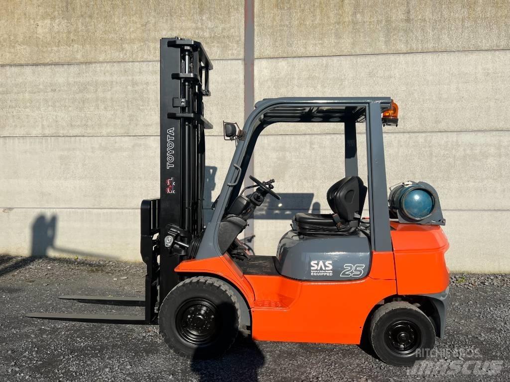 Toyota 42-7FGF25 LPG'li forkliftler