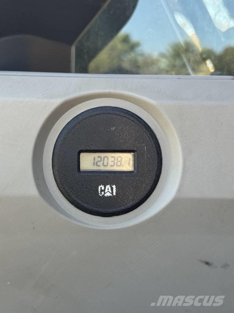 CAT 324 EL Paletli ekskavatörler