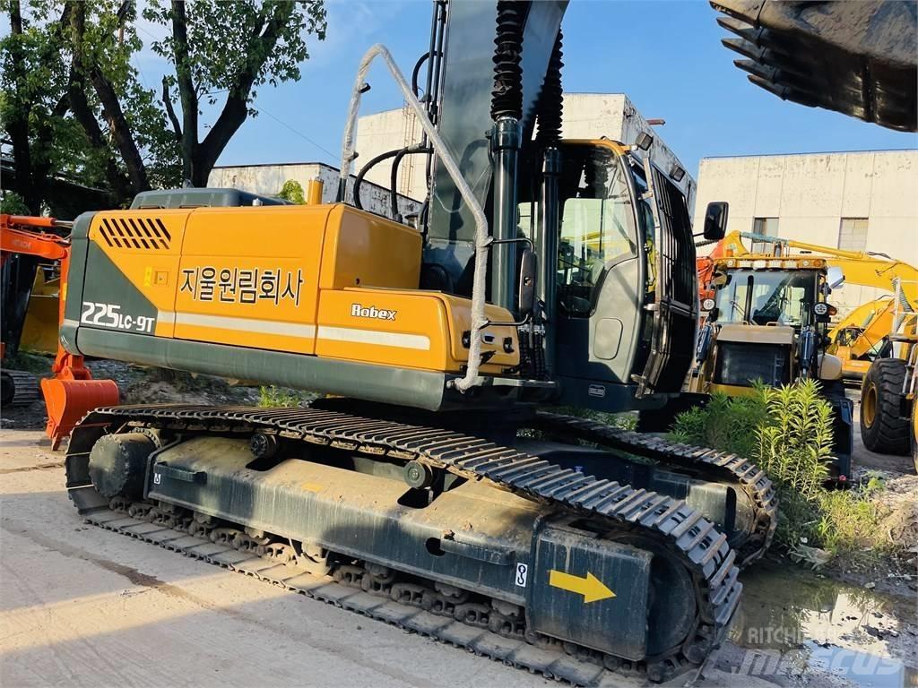 Hyundai 225 lc 9t Paletli ekskavatörler