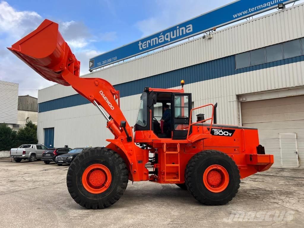 Daewoo Mega 300 III Tekerlekli yükleyiciler