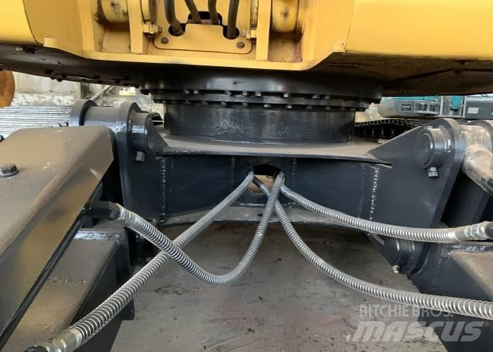 Komatsu PC138 Paletli ekskavatörler