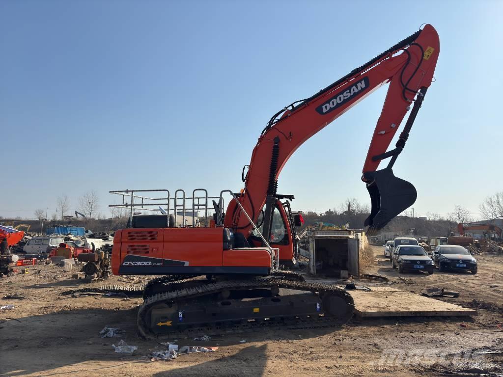 Doosan DX300 Paletli ekskavatörler