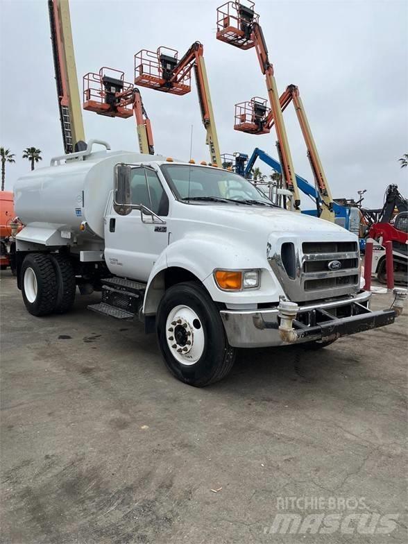 Ford F750 Tankerli kamyonlar