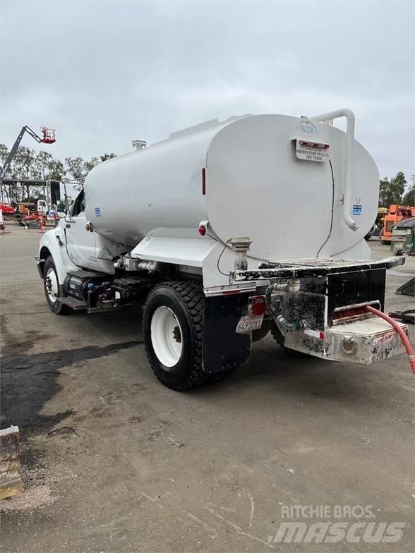 Ford F750 Tankerli kamyonlar