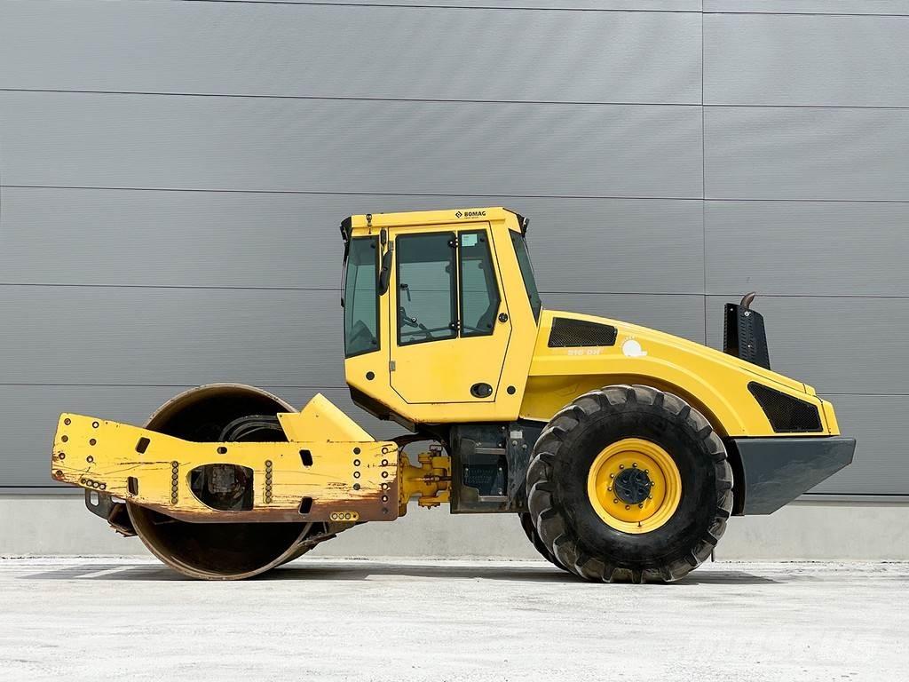 Bomag BW 216 DH-4i Tek tamburlu silindirler