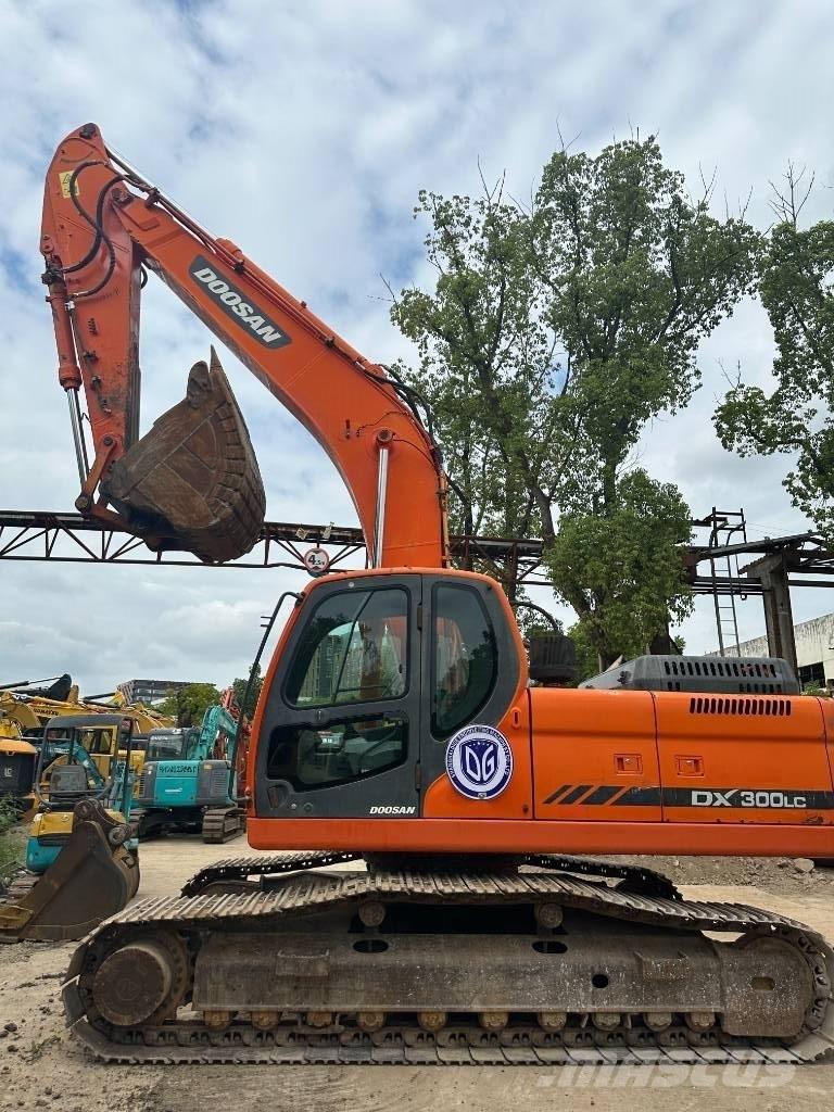 Doosan DX300 Paletli ekskavatörler
