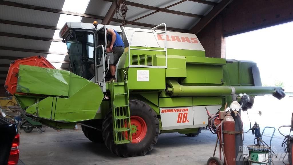 CLAAS Dominator 88 S Biçerdöverler
