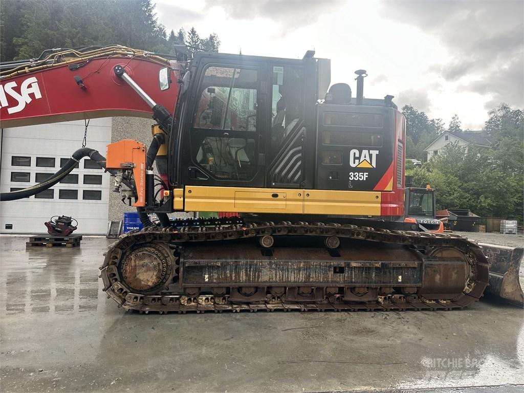 CAT 335 F L Sondaj kuleleri