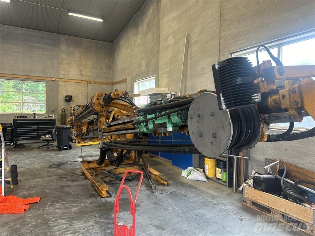 CAT 335 F L Sondaj kuleleri