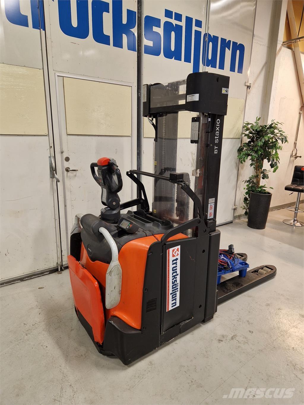 Toyota SPE160L Akülü depo ekipmanları