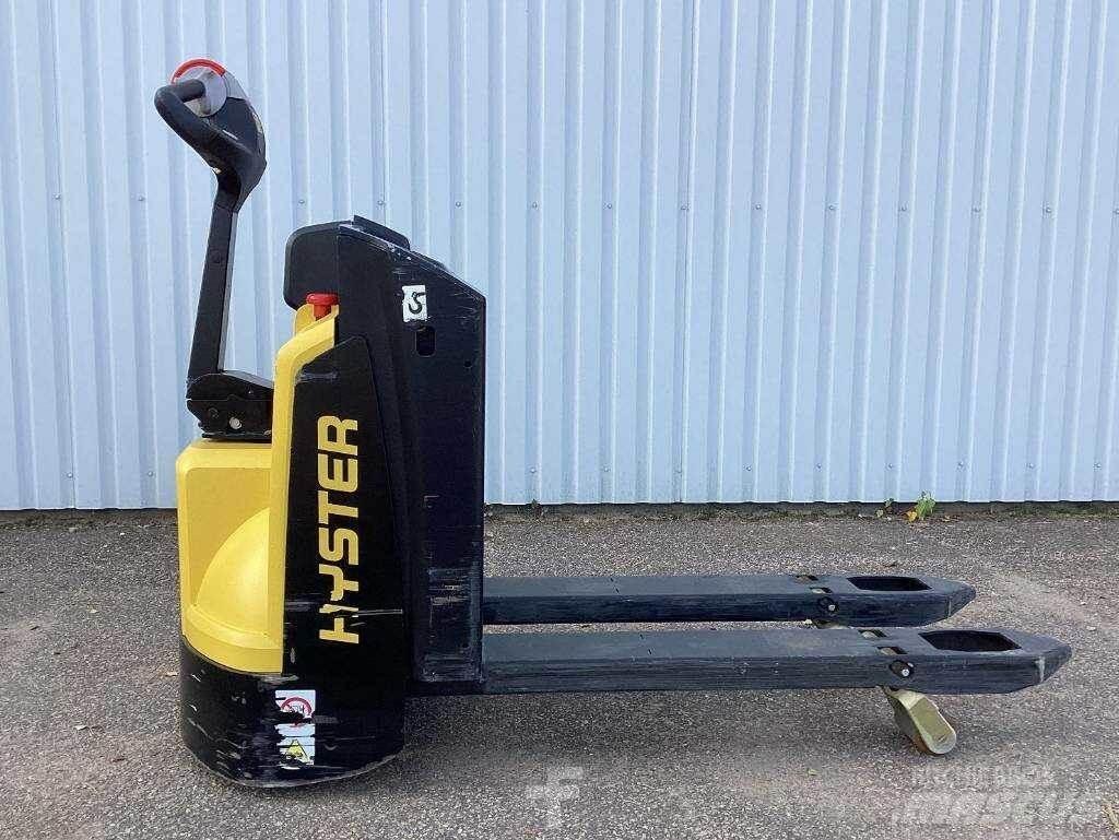 Hyster P2.0 Yaya kumandali istif makinasi