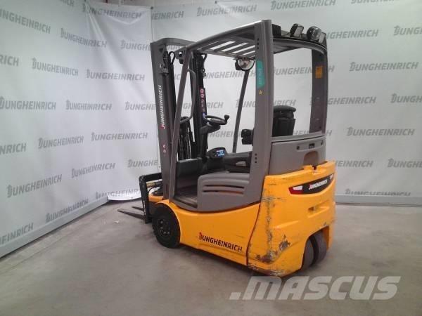 Jungheinrich EFG 215 Elektrikli forkliftler