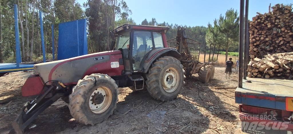 Valtra T 161 Orman traktörleri