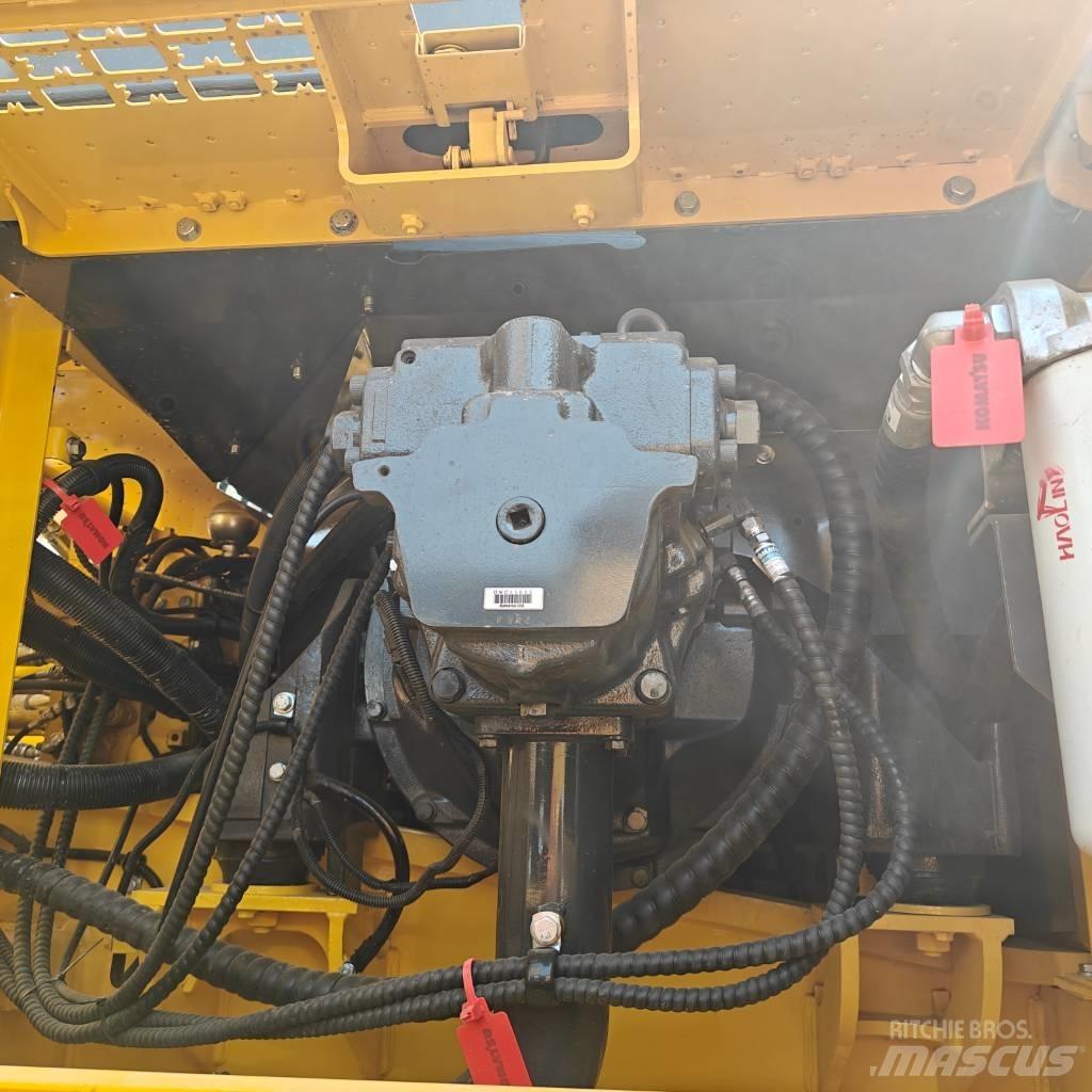 Komatsu 350-8 Paletli ekskavatörler