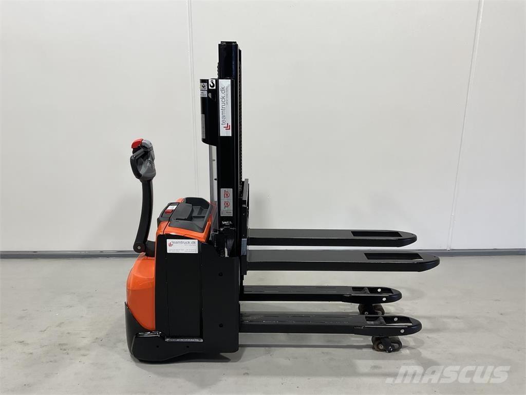 Toyota SWE200D Akülü depo ekipmanları