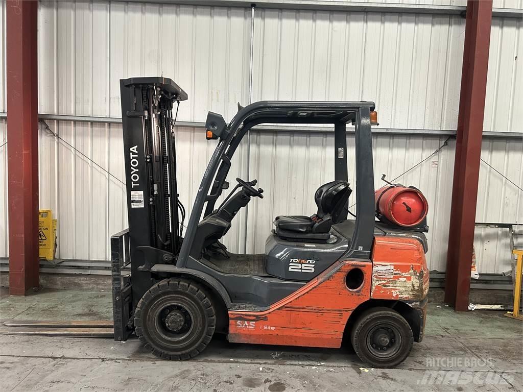 Toyota 02-8FGF25 LPG'li forkliftler