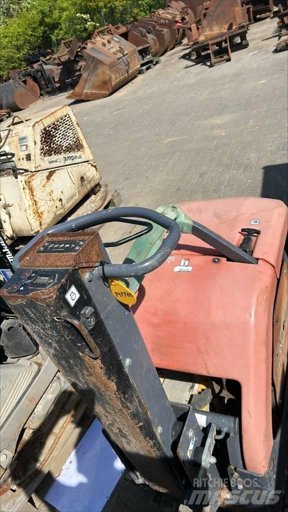 Husqvarna LG504 Kompaktörler