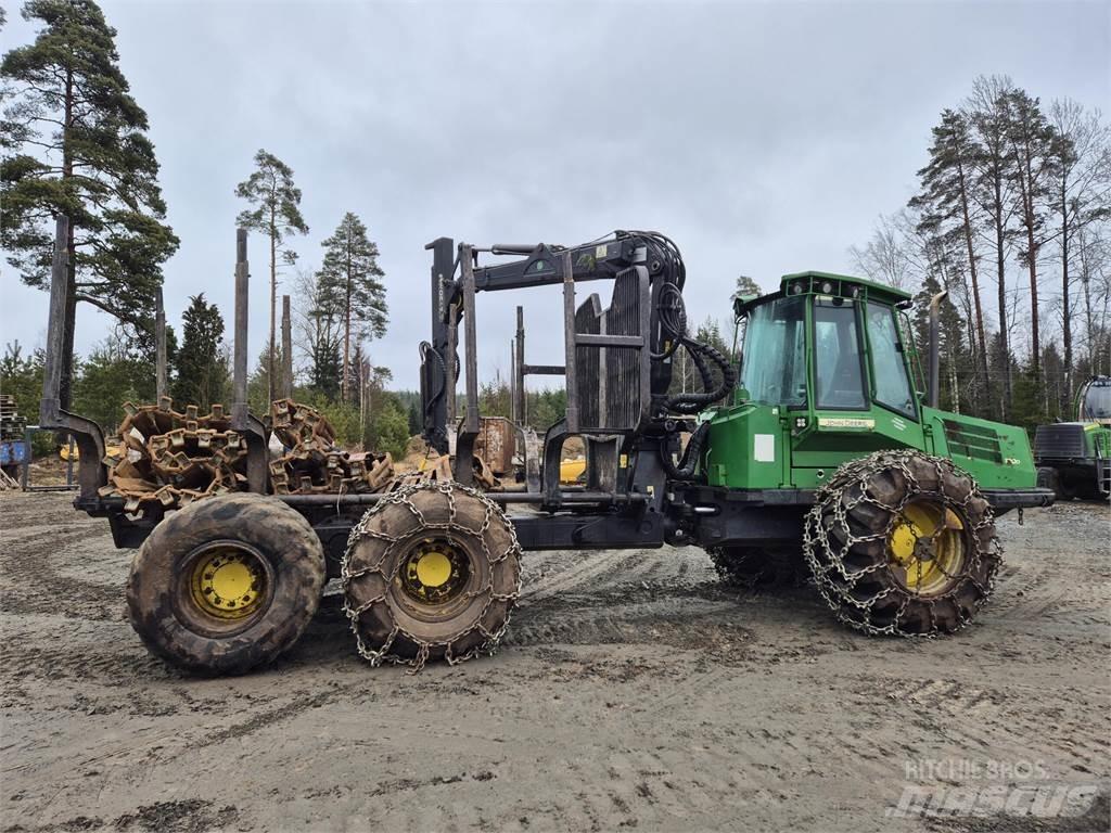 John Deere 1110D Tomruk yükleyici traktörler