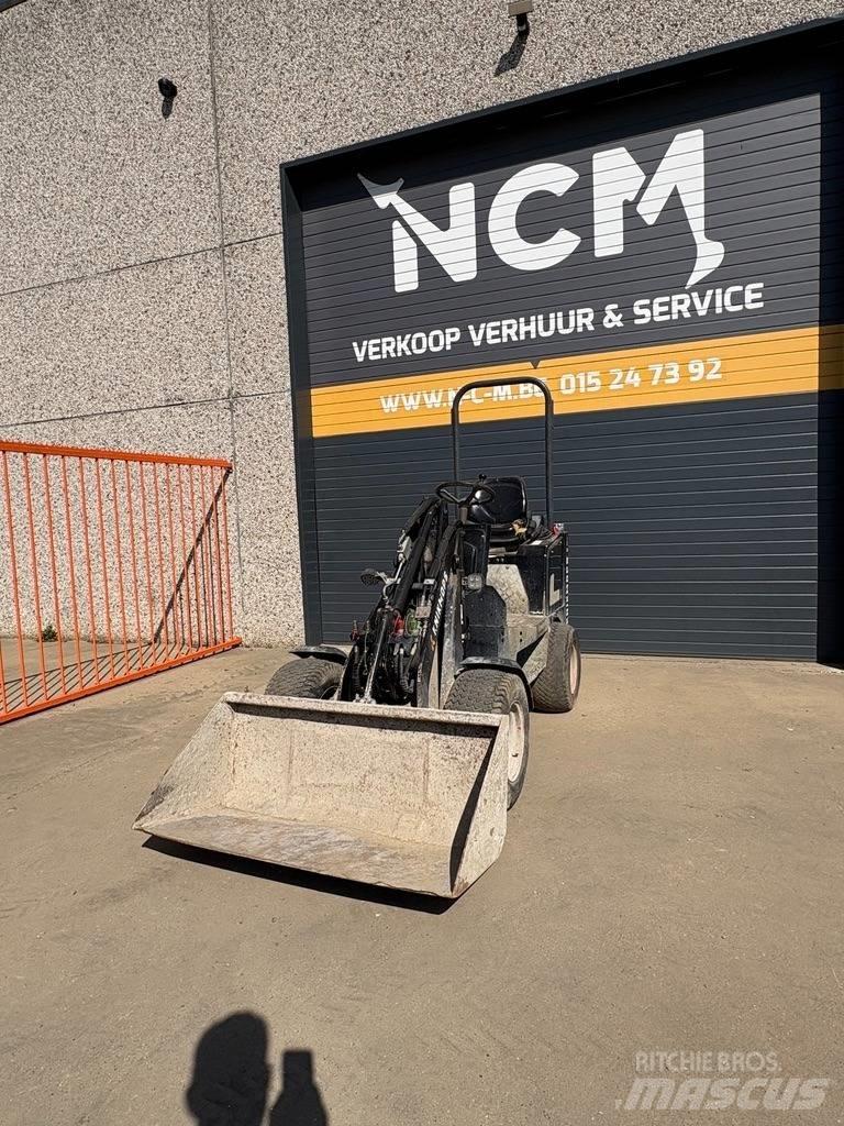 Knikmops KM 100 Tekerlekli yükleyiciler