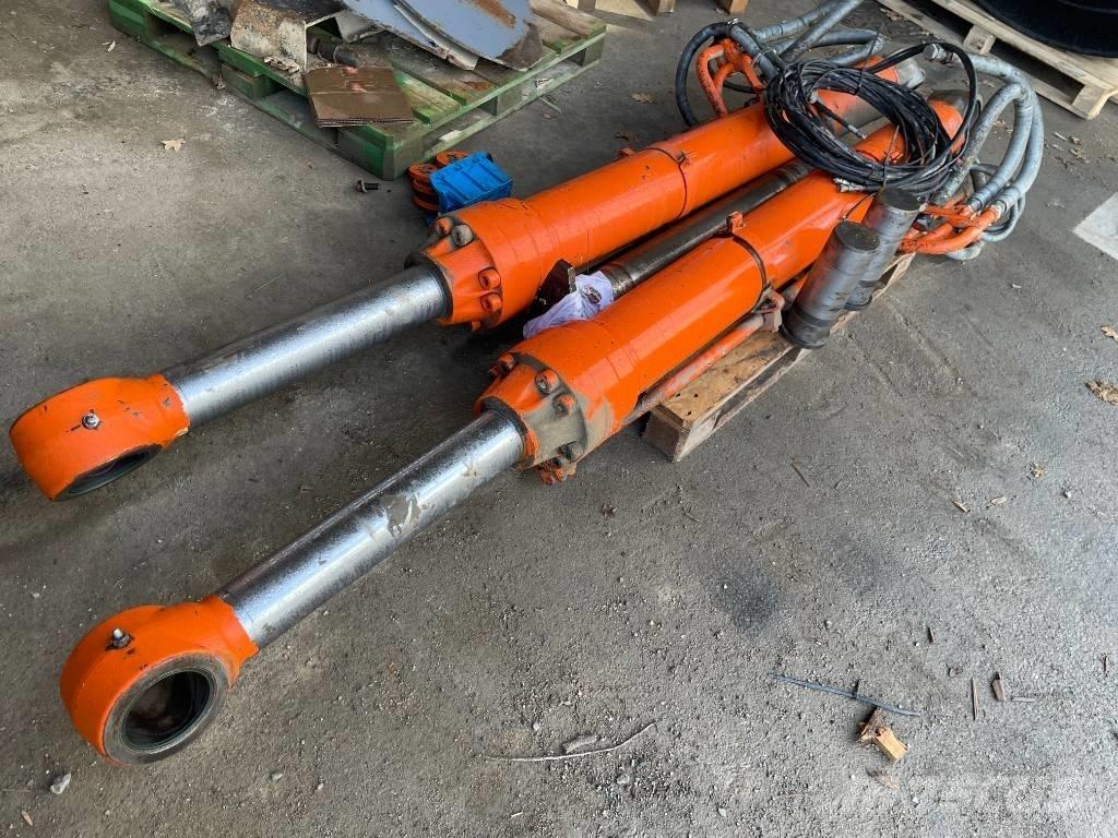 Hitachi ZX490LCH-6 Paletli ekskavatörler