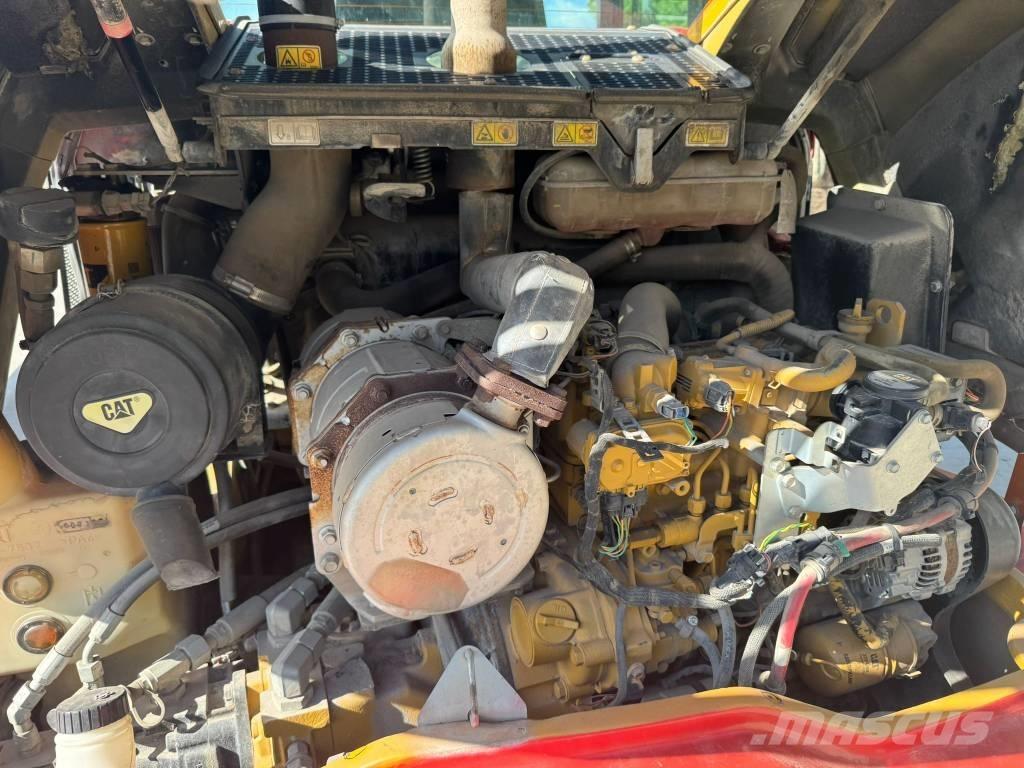 CAT 906M Tekerlekli yükleyiciler