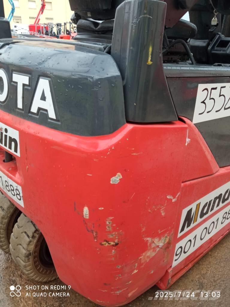 Toyota 8FBE16T Elektrikli forkliftler