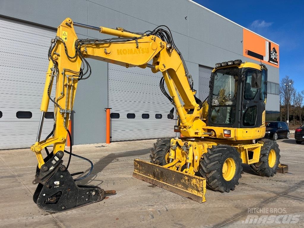 Komatsu PW 98 MR-8 Lastik tekerli ekskavatörler