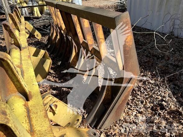 Komatsu D65PX Kaziyici