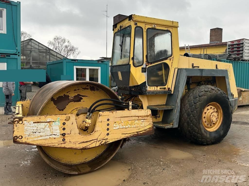 Bomag BW 213 D Tek tamburlu silindirler