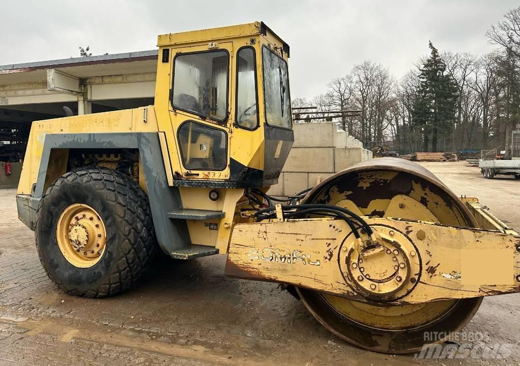 Bomag BW 213 D Tek tamburlu silindirler