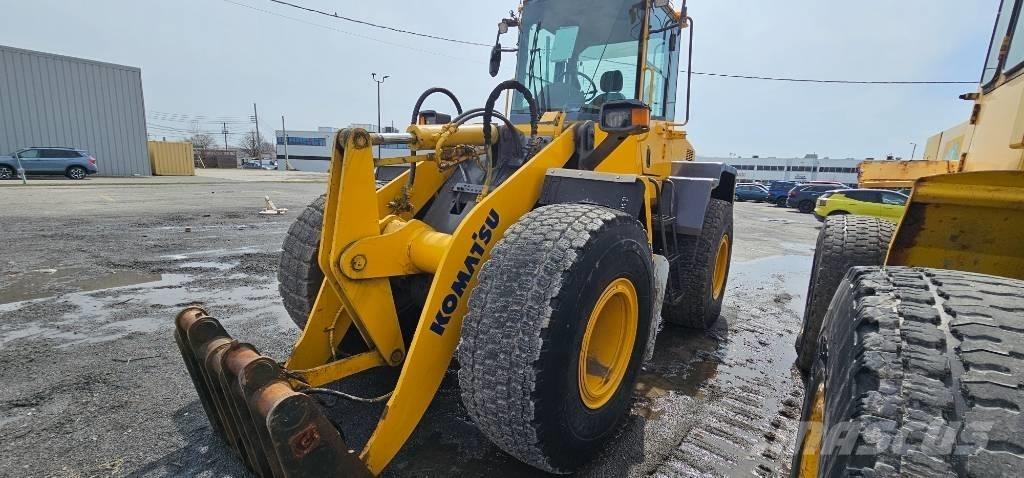 Komatsu WA 200 Tekerlekli yükleyiciler